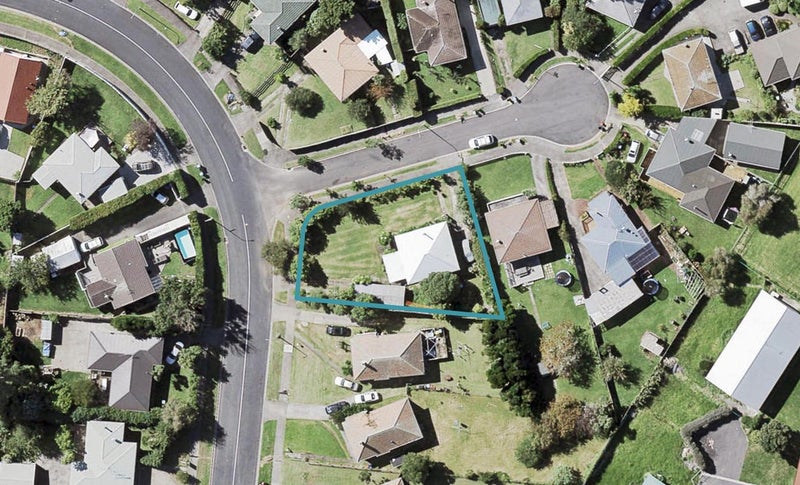 12 Farringdon Street, Glen Innes, Auckland - Carousel 1