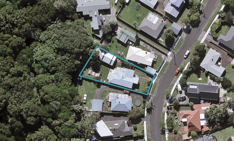 29 Budleigh Street, Frankleigh Park, New Plymouth - Carousel 1