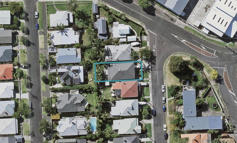 43 Roslyn Terrace, Stanley Point, Auckland - Carousel 1