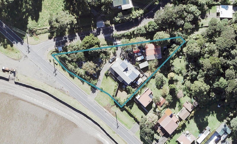 1222 Huia Road, Huia, Auckland - Carousel 1