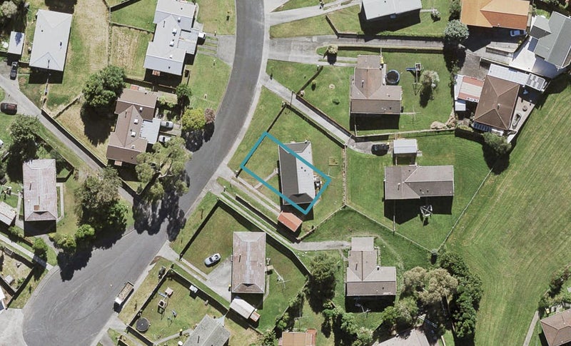 24 Rena Place, West Harbour, Auckland - Carousel 1