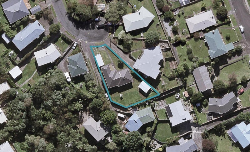 26 Stuart Place, Blagdon, New Plymouth - Carousel 1