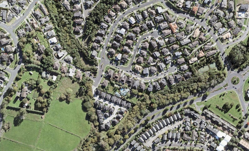 5 Catlins Place, Fairview Heights, Auckland - Carousel 1