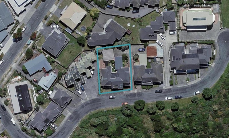 12 Tamahine Street, Maupuia, Wellington - Carousel 1