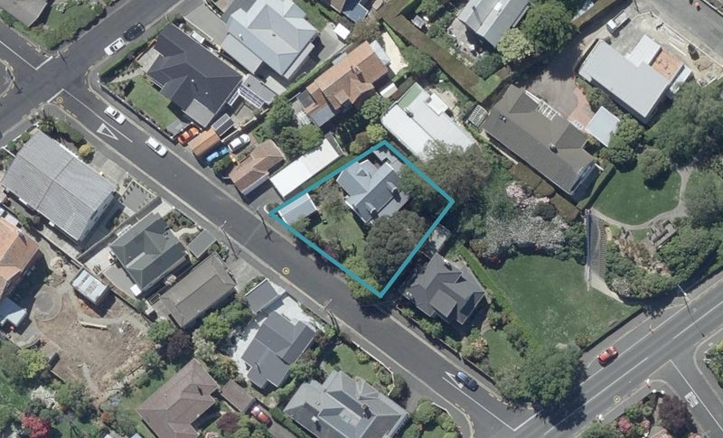 8 Lundie Street, Roslyn, Dunedin - Carousel 1