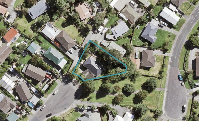 21 Landow Place, Henderson, Auckland - Carousel 1