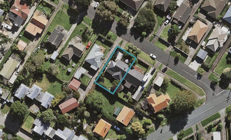 6 Houpara Street, One Tree Hill, Auckland - Carousel 1
