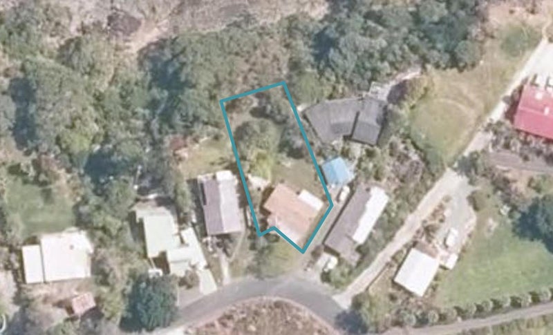 16 Heretaunga Crescent, Cable Bay, Cable Bay - Carousel 1