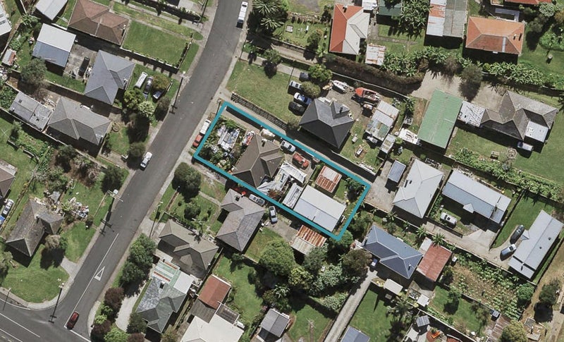 5B Blake Road, Mangere East, Auckland - Carousel 1