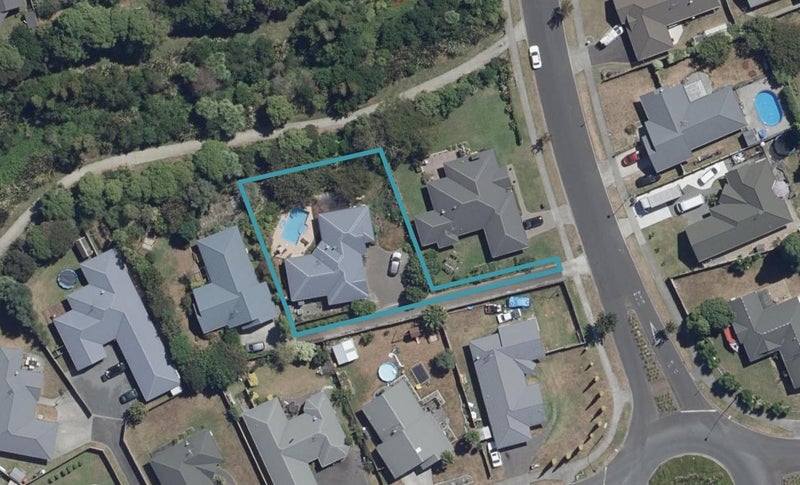 17 Tuirangi Street, Flagstaff, Hamilton - Carousel 1