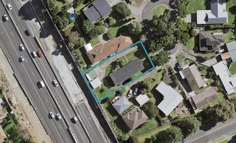 2/18 Corolu Place, Conifer Grove, Takanini - Carousel 1