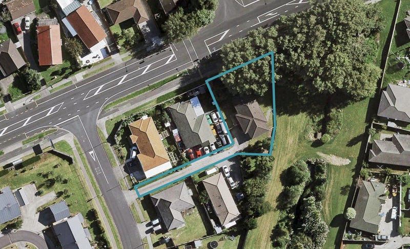 6 Castlefinn Drive, Weymouth, Auckland - Carousel 1