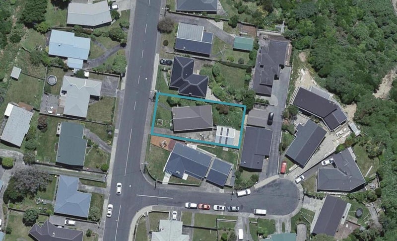 62 Mark Avenue, Paparangi, Wellington - Carousel 1