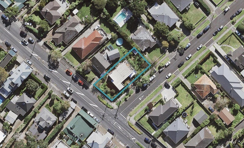 125 Hinemoa Street, Birkenhead, Auckland - Carousel 1