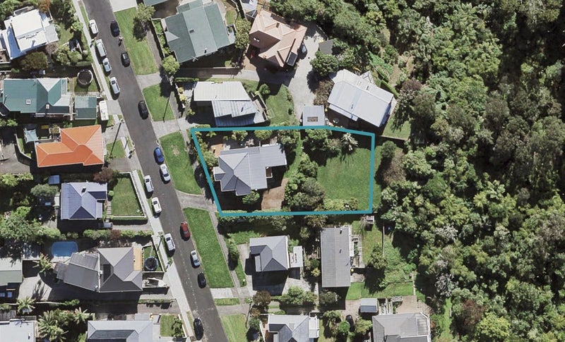 16 Huka Road, Birkenhead, Auckland - Carousel 1