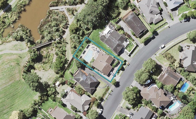 13 Bayside Drive, Browns Bay, Auckland - Carousel 1
