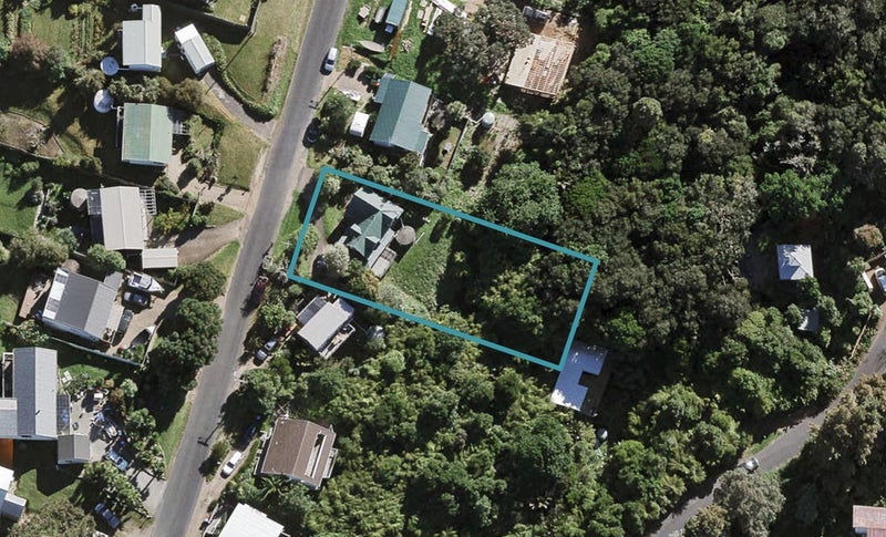 26 Wellington Road, Surfdale, Waiheke Island - Carousel 1