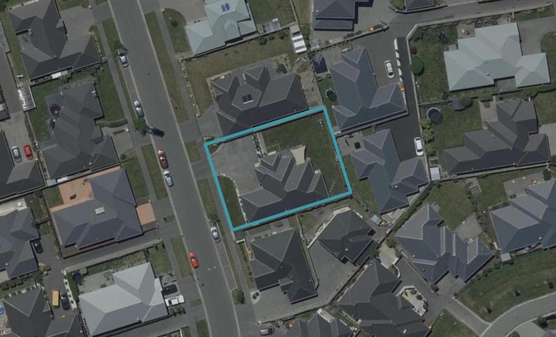 18 Somerville Crescent, Aidanfield, Christchurch - Carousel 1