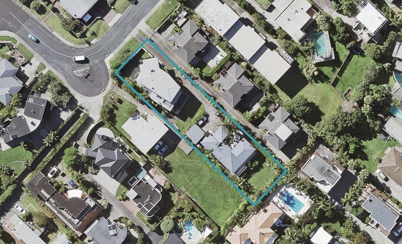 1/16 Marama Street, Castor Bay, Auckland - Carousel 1