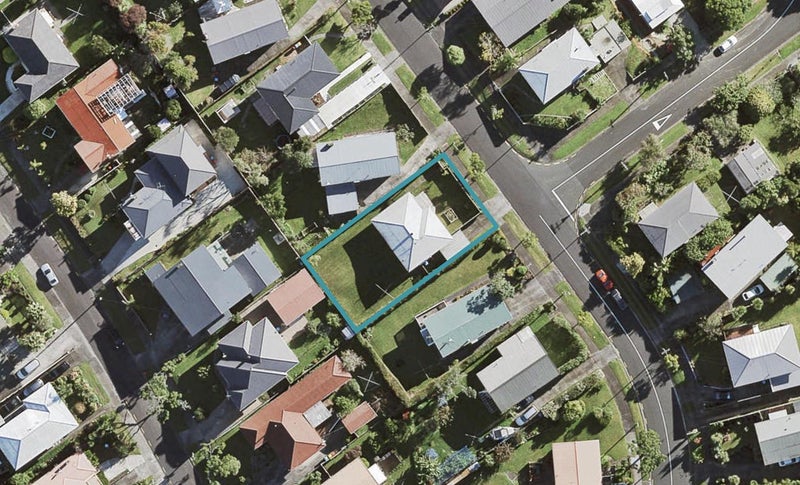 47 Rosamund Avenue, New Windsor, Auckland - Carousel 1