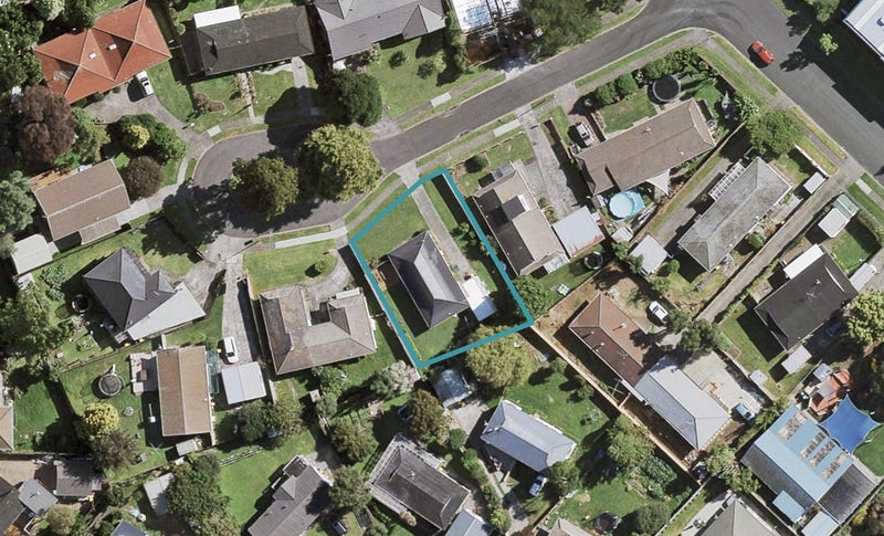 6 Kirrama Place, Conifer Grove, Takanini - Carousel 1