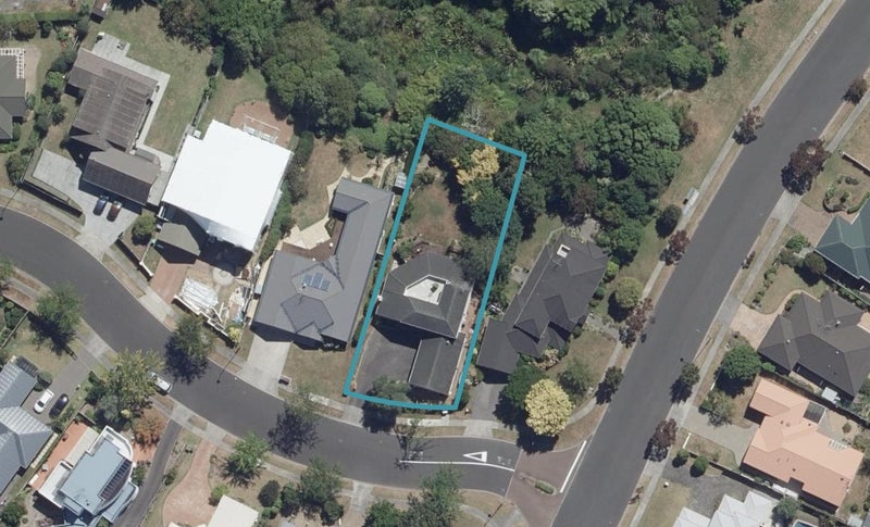 47 Montrose Crescent, Huntington, Hamilton - Carousel 1