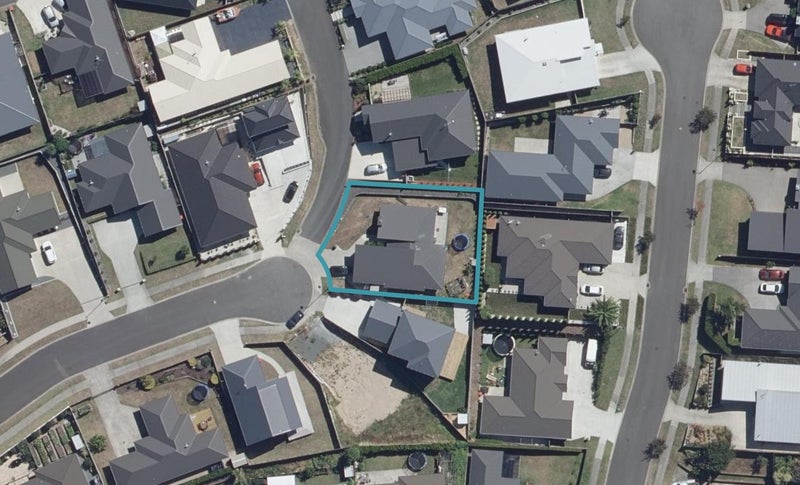 10 Iris Place, Grandview Heights, Hamilton - Carousel 1