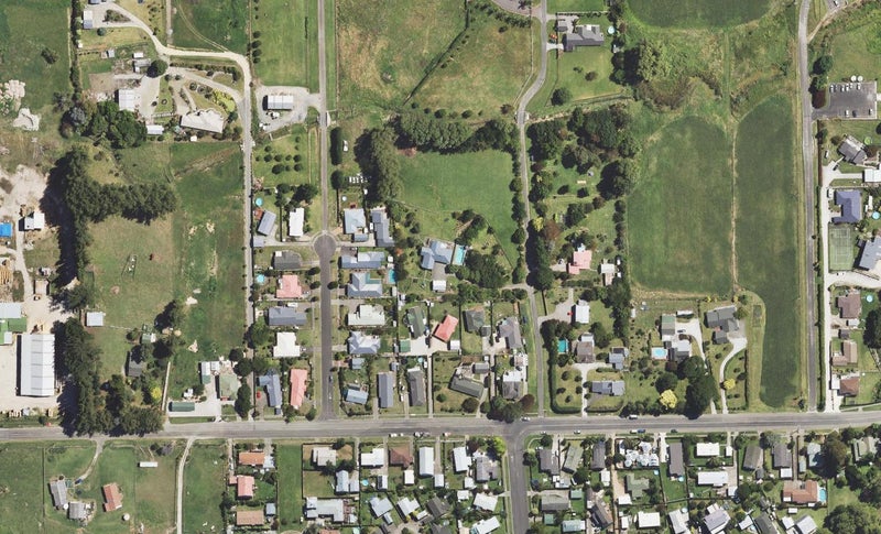 16 Jacob Lane, Riverdale, Gisborne - Carousel 1