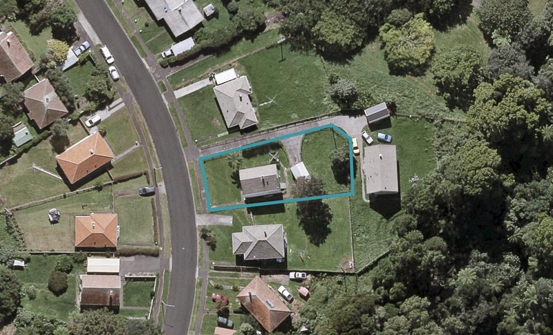 81 Glenpark Avenue, Frankleigh Park, New Plymouth - Carousel 1