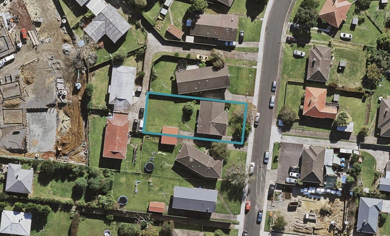 78 Greenslade Crescent, Northcote, Auckland - Carousel 1