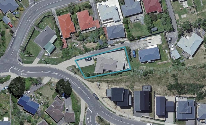 113 Glanmire Road, Newlands, Wellington - Carousel 1