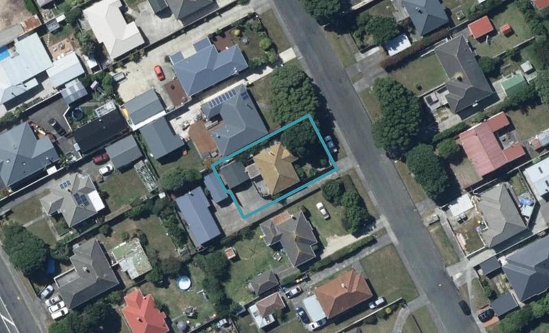 10 Mana Avenue, Titahi Bay, Porirua - Carousel 1