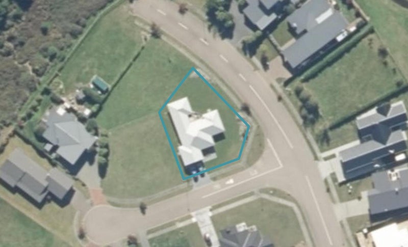 2 Grand Vista Lane, Kinloch, Taupō - Carousel 1