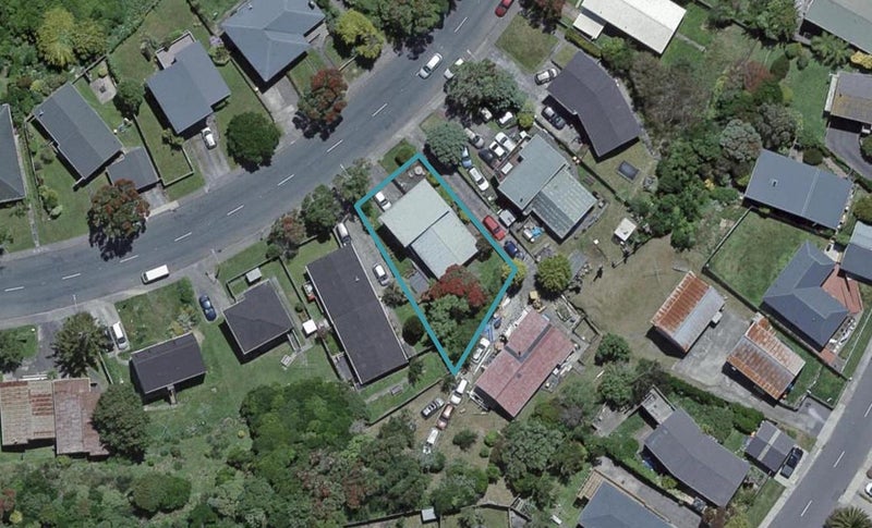 87 Stewart Drive, Newlands, Wellington - Carousel 1