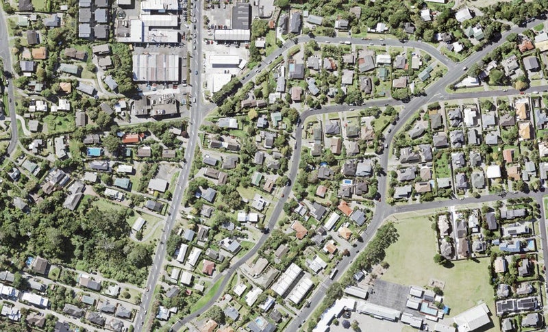 2/17 Philson Terrace, Browns Bay, Auckland - Carousel 1