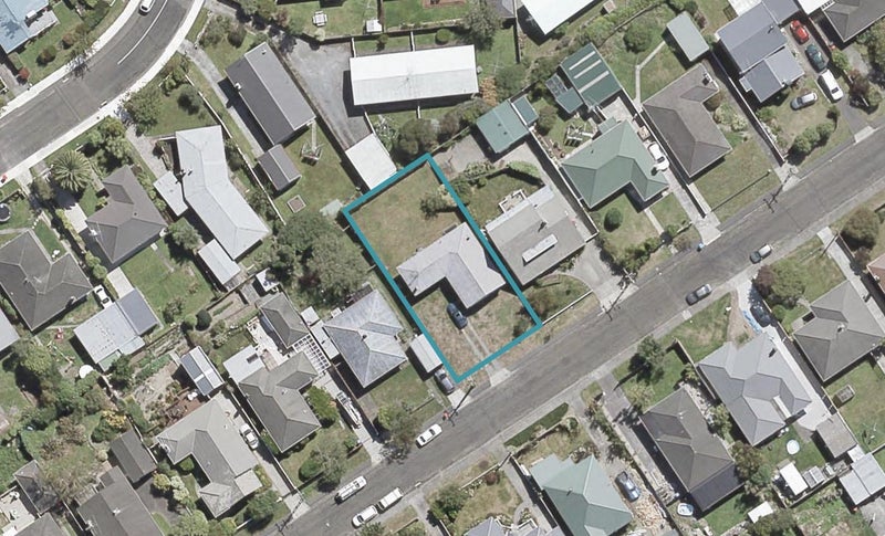 18 Courtenay Road, Heretaunga, Upper Hutt - Carousel 1