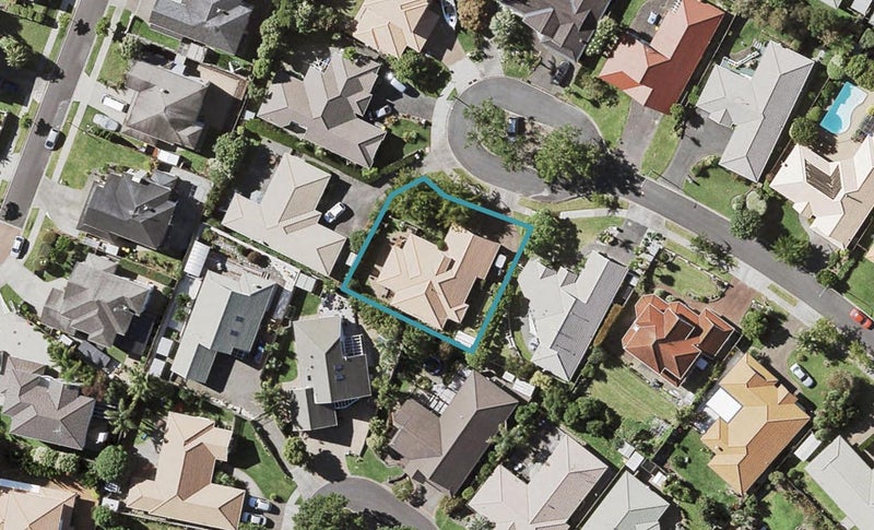 12 Camerton Close, Northpark, Auckland - Carousel 1