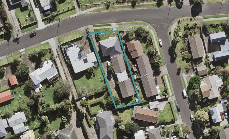 2/11 Ridgemount Rise, Mangere Bridge, Auckland - Carousel 1