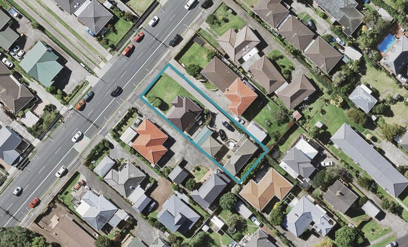 2/24 Shakespeare Road, Milford, Auckland - Carousel 1