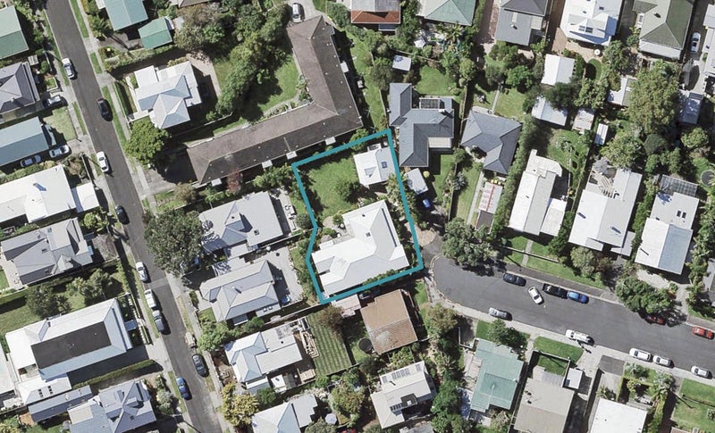 14 Sinclair Street, Devonport, Auckland - Carousel 1