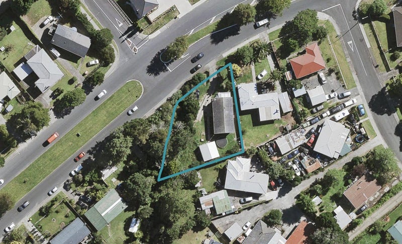 45 Universal Drive, Henderson, Auckland - Carousel 1