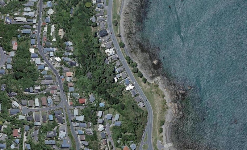 320 Queens Drive, Lyall Bay, Wellington - Carousel 1