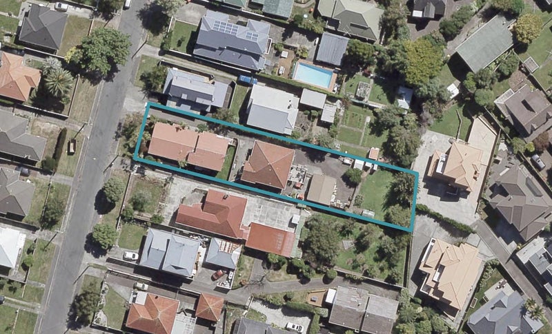 2/15 Charleston AVE, Boulcott, Lower Hutt - Carousel 1