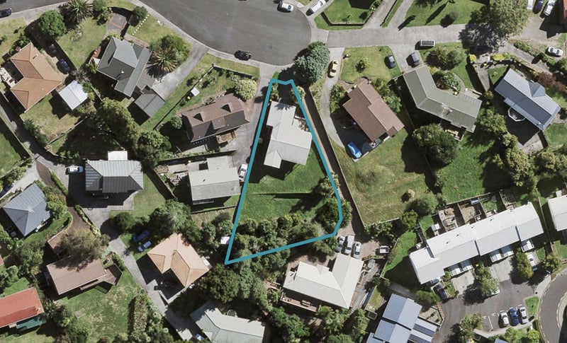 21 Miriam Corban Heights, Henderson, Auckland - Carousel 1