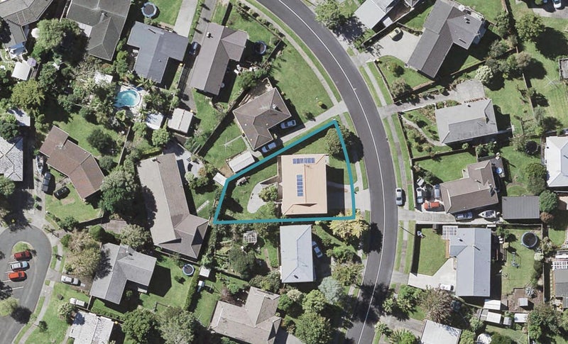 15 Borrowdace Avenue, Botany Downs, Auckland - Carousel 1