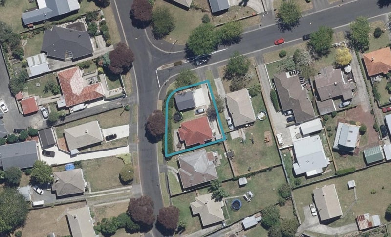 2 Tranmere Road, Fairfield, Hamilton - Carousel 1