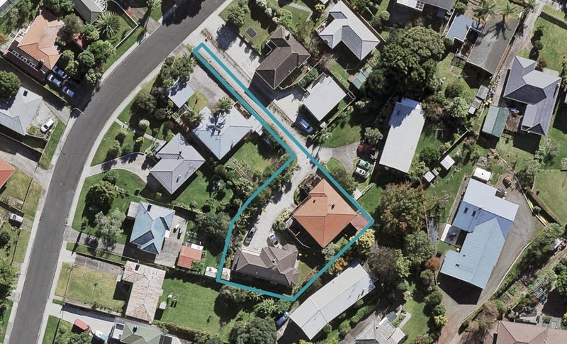 1/90 Bruce Road, Glenfield, Auckland - Carousel 1