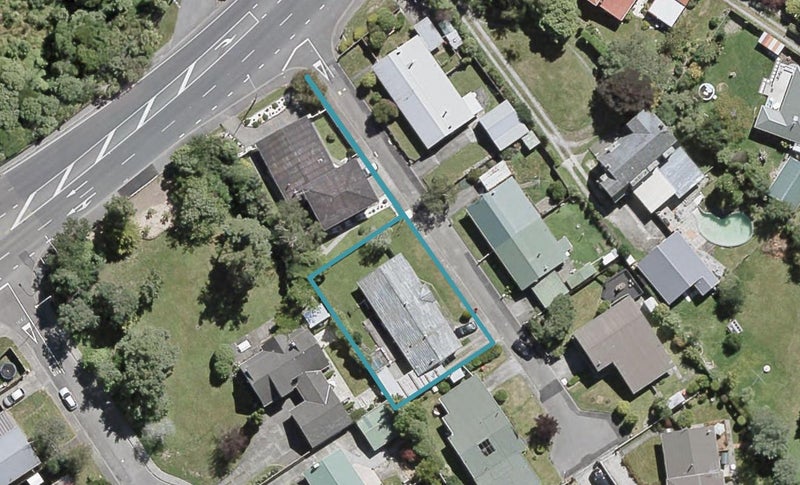 2 Cederholm Grove, Brown Owl, Upper Hutt - Carousel 1