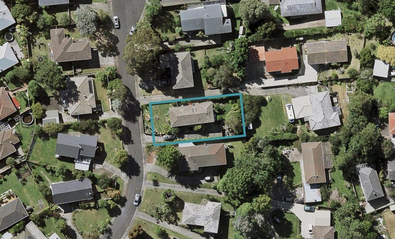 17 Kerria Place, Sunnynook, Auckland - Carousel 1