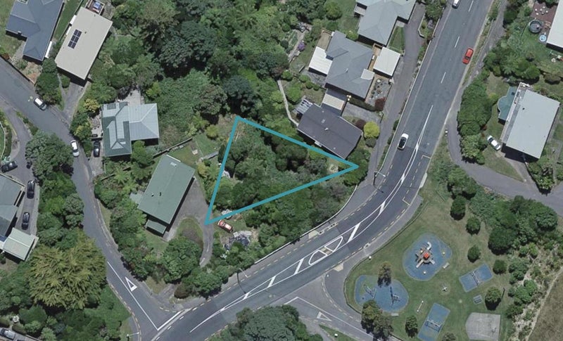 73 Helston Road, Paparangi, Wellington - Carousel 1